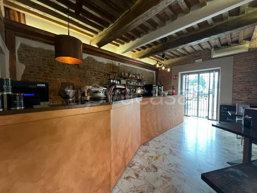 negozio in vendita a Fiorenzuola d'Arda