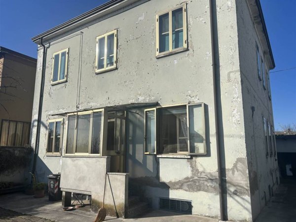 casa indipendente in vendita a Fiorenzuola d'Arda in zona San Protaso