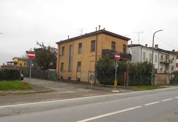 casa indipendente in vendita a Fiorenzuola d'Arda in zona San Protaso