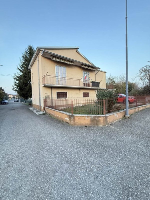 casa indipendente in vendita a Fiorenzuola d'Arda