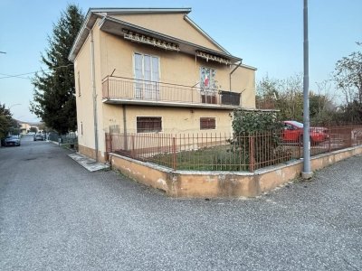 casa indipendente in vendita a Fiorenzuola d'Arda