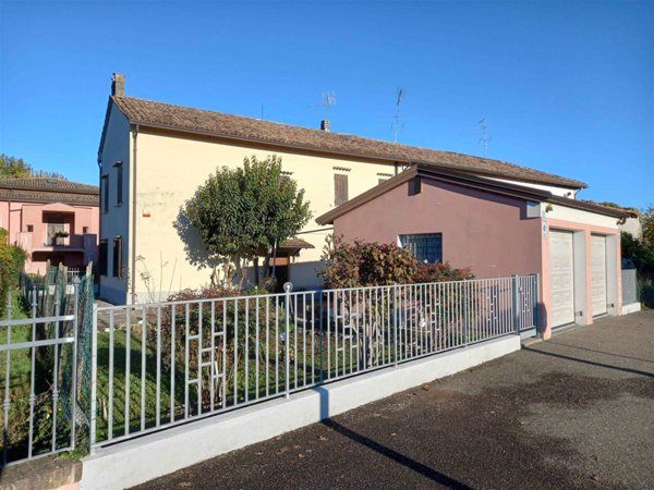 casa indipendente in vendita a Fiorenzuola d'Arda