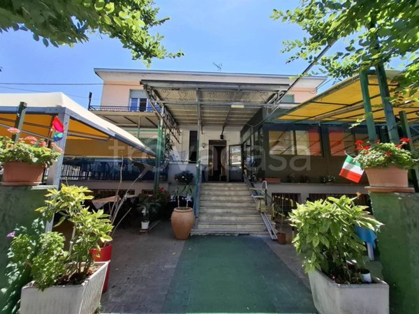 negozio in vendita a Fiorenzuola d'Arda