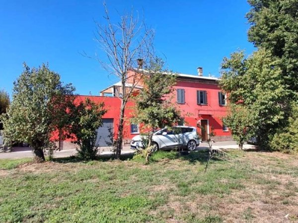 casa indipendente in vendita a Fiorenzuola d'Arda