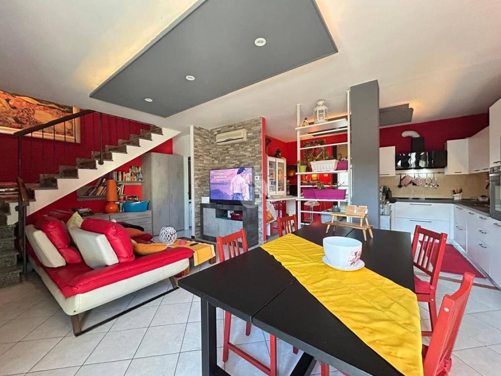 casa indipendente in vendita a Fiorenzuola d'Arda in zona San Protaso