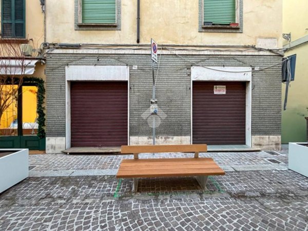 negozio in vendita a Fiorenzuola d'Arda