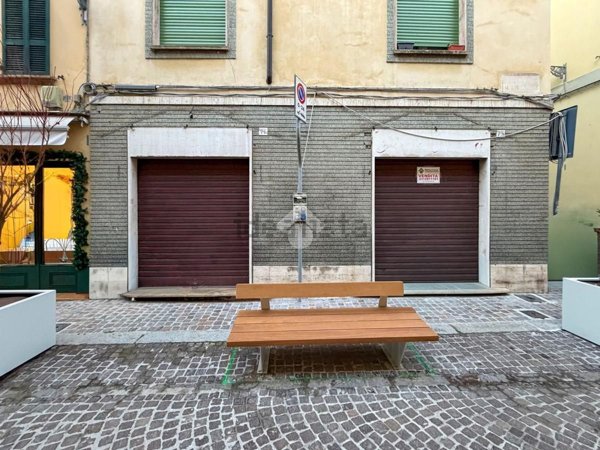 locale commerciale in vendita a Fiorenzuola d'Arda