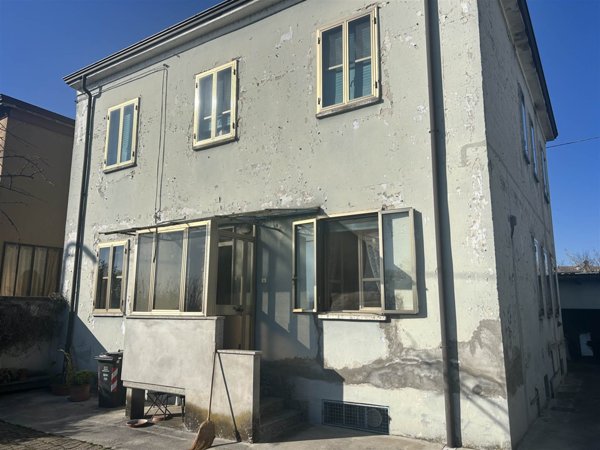 casa indipendente in vendita a Fiorenzuola d'Arda in zona San Protaso