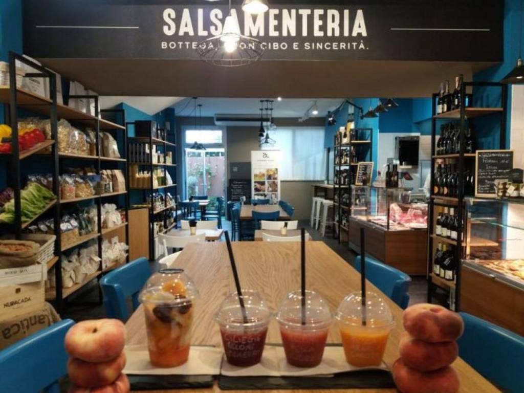 negozio in vendita a Fiorenzuola d'Arda