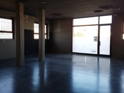 negozio in vendita a Fiorenzuola d'Arda