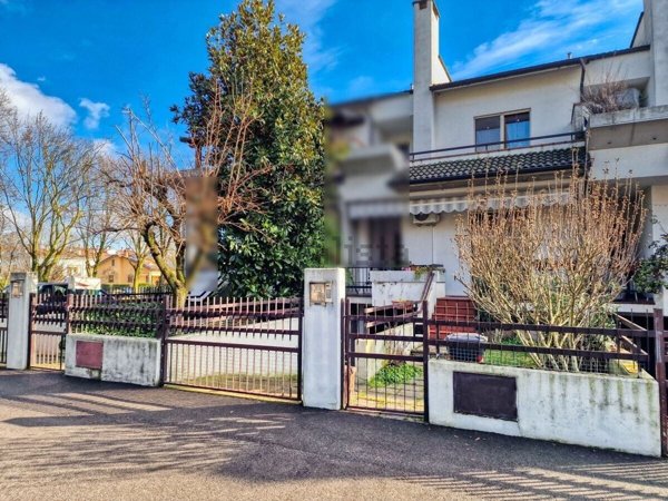 casa indipendente in vendita a Fiorenzuola d'Arda