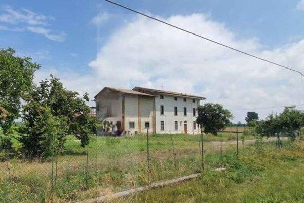 appartamento in vendita a Fiorenzuola d'Arda in zona San Protaso