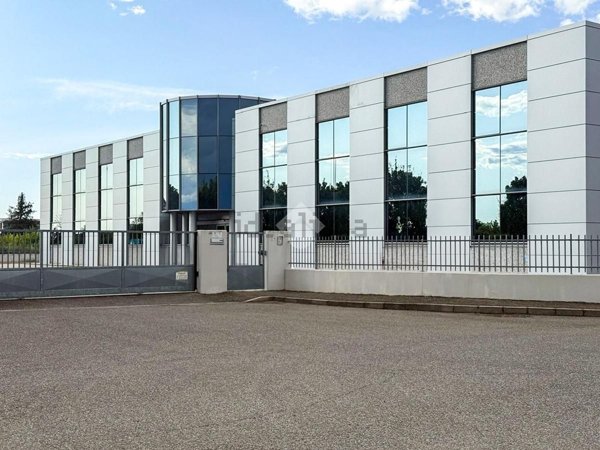 capannone in vendita a Fiorenzuola d'Arda