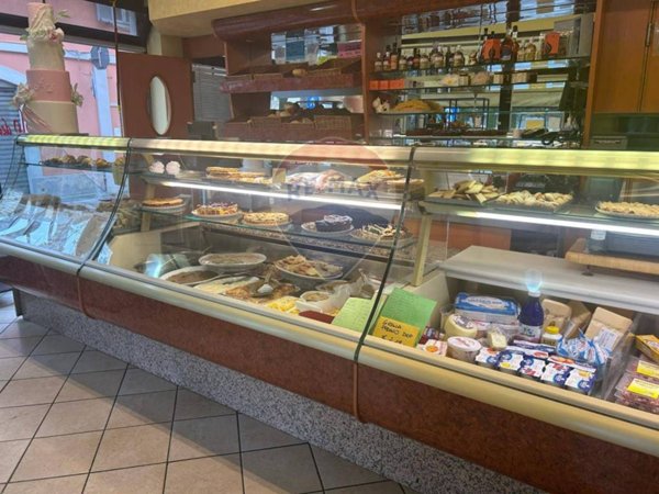 negozio in vendita a Fiorenzuola d'Arda