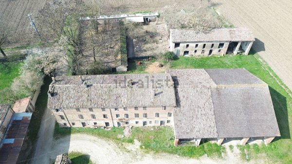 villa in vendita a Fiorenzuola d'Arda