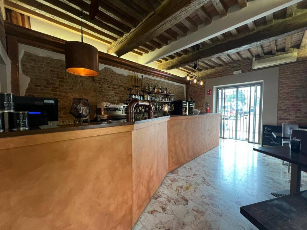 negozio in vendita a Fiorenzuola d'Arda