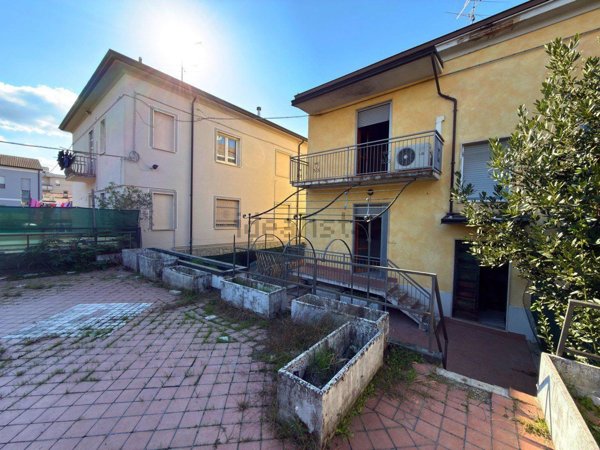 casa indipendente in vendita a Fiorenzuola d'Arda