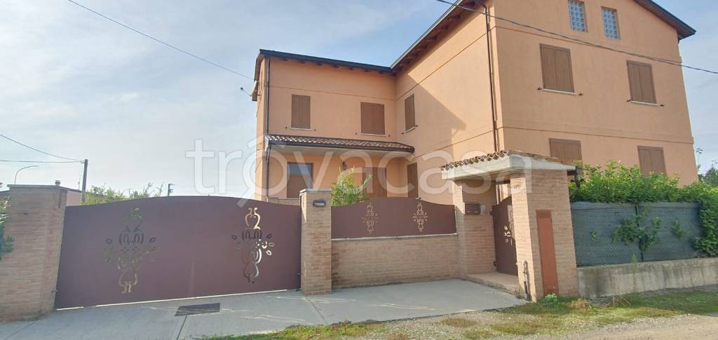 casa indipendente in vendita a Fiorenzuola d'Arda in zona San Protaso