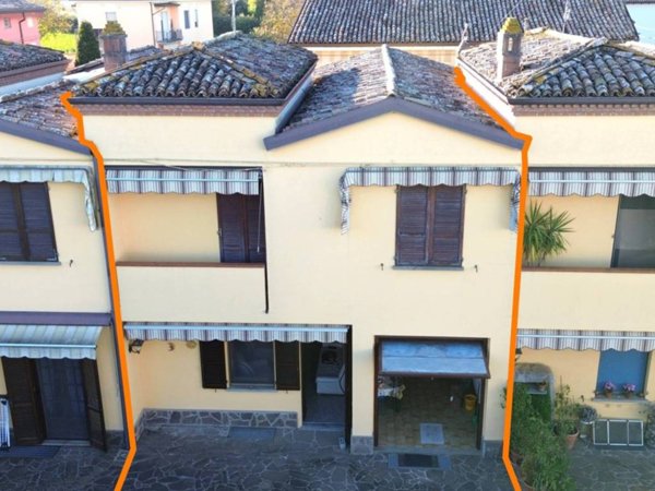 casa indipendente in vendita a Fiorenzuola d'Arda in zona San Protaso