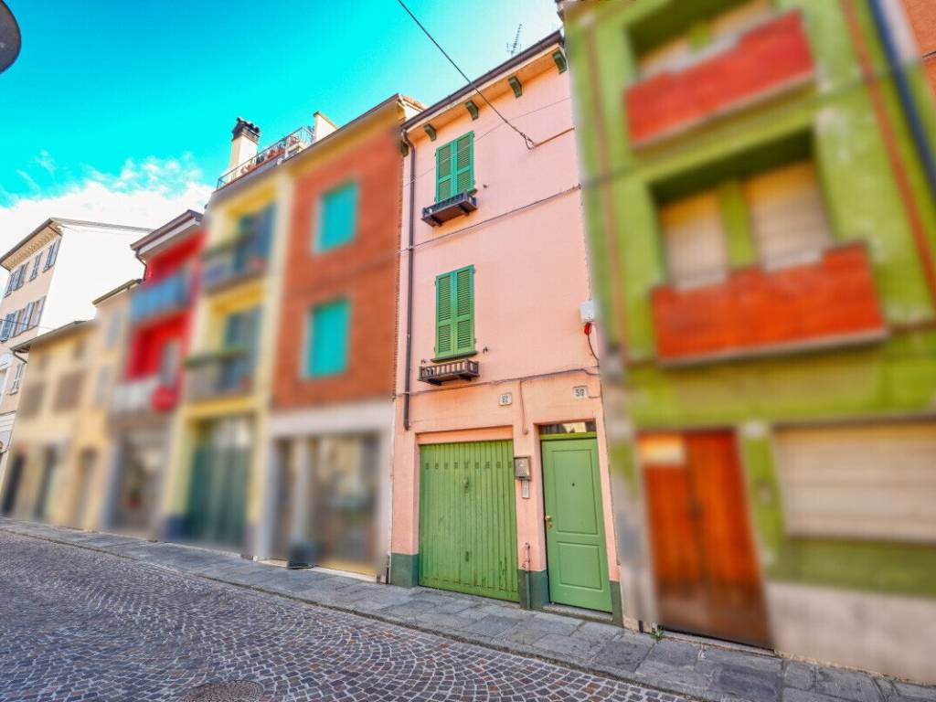 casa indipendente in vendita a Fiorenzuola d'Arda
