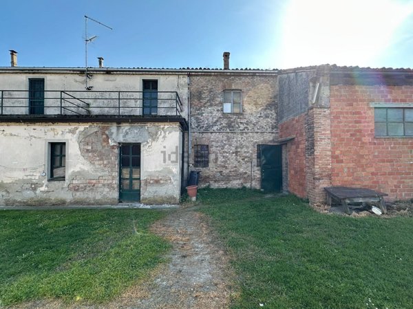 casa indipendente in vendita a Fiorenzuola d'Arda