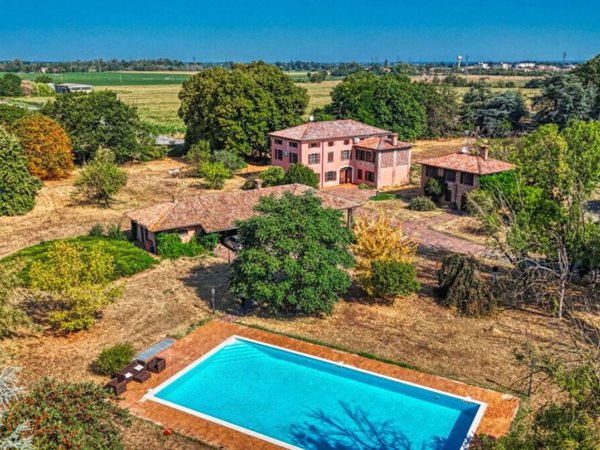 intera palazzina in vendita a Fiorenzuola d'Arda