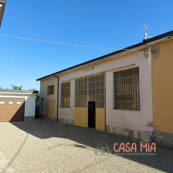 casa semindipendente in vendita a Gazzola