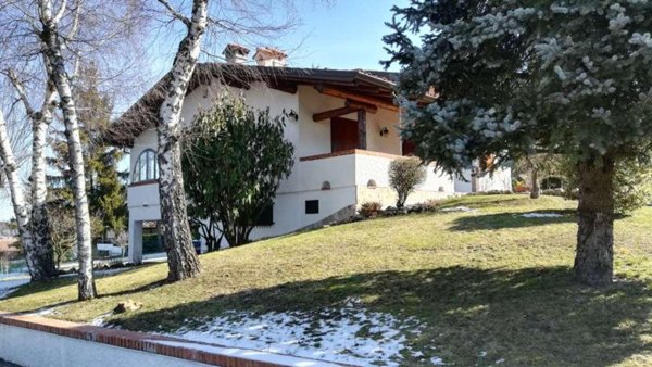 casa indipendente in vendita a Gazzola in zona Rezzanello