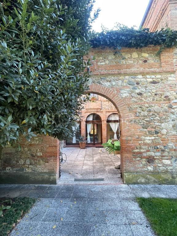 casa indipendente in vendita a Gazzola in zona Castelletto