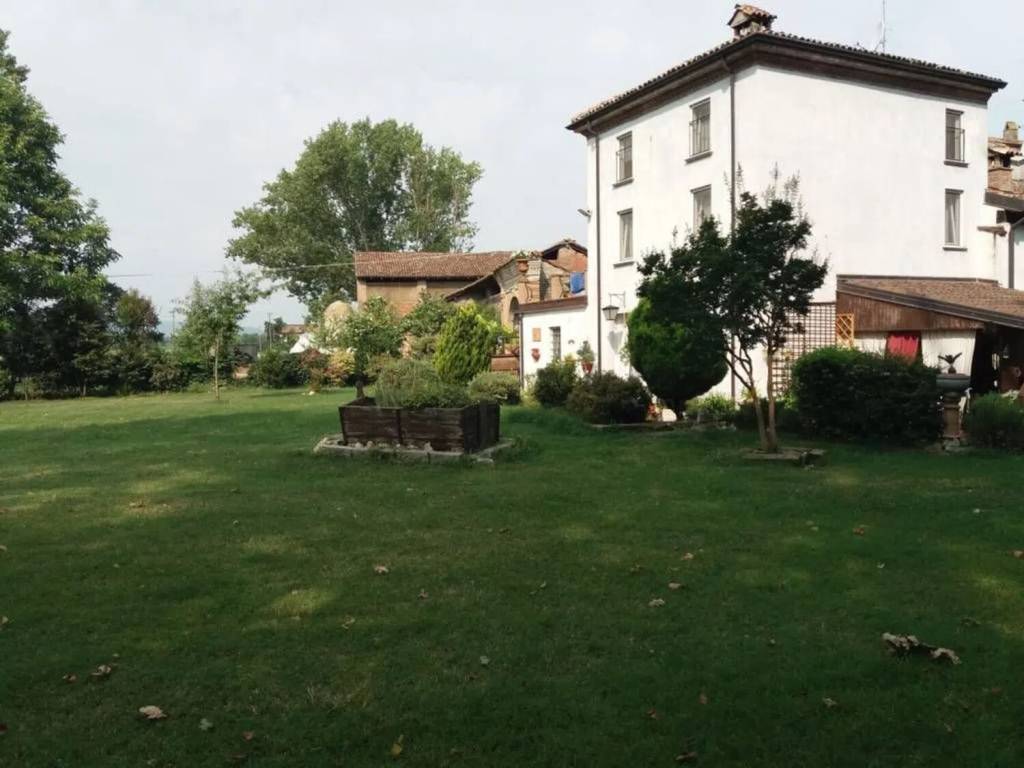 casa indipendente in vendita a Gazzola in zona Tuna
