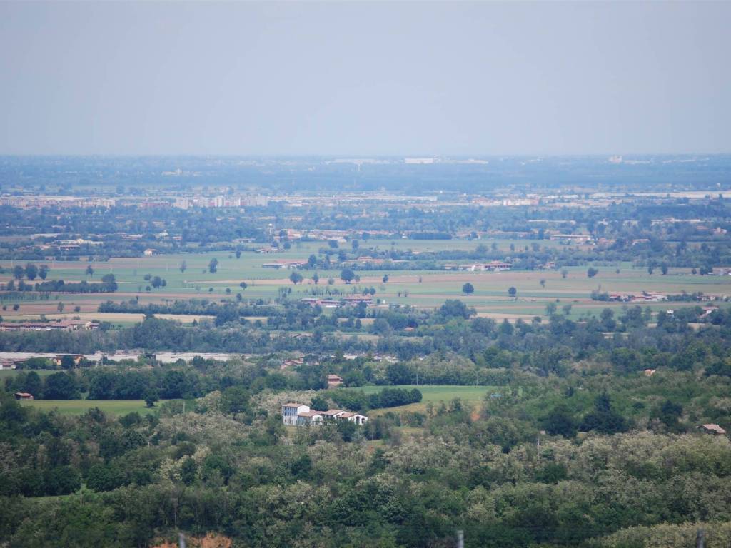 terreno edificabile in vendita a Gazzola in zona Momeliano