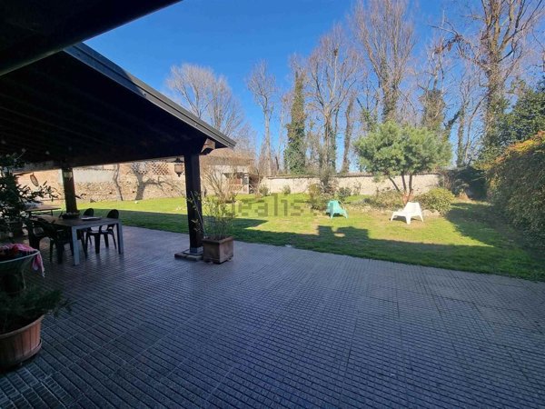 villa in vendita a Gazzola in zona Tuna