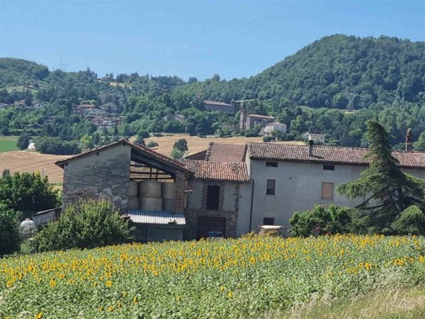 casa indipendente in vendita a Gazzola in zona Rezzanello