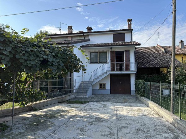 casa indipendente in vendita a Gazzola in zona Rivalta