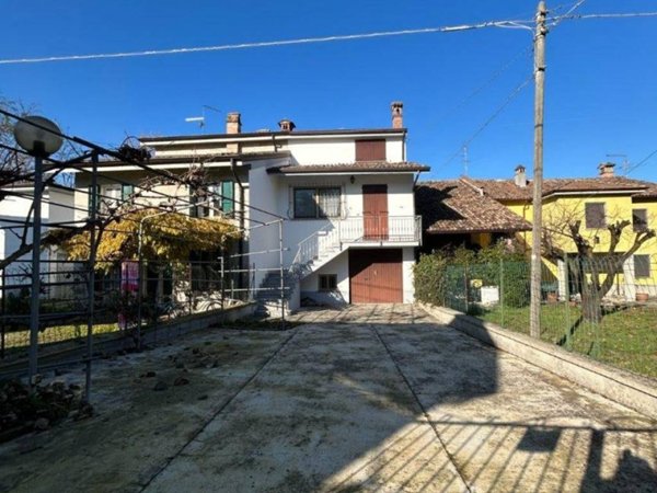 casa indipendente in vendita a Gazzola in zona Rivalta