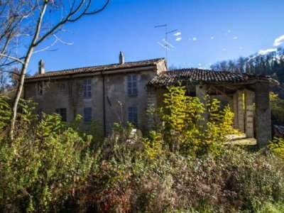 casa indipendente in vendita a Gazzola in zona Momeliano
