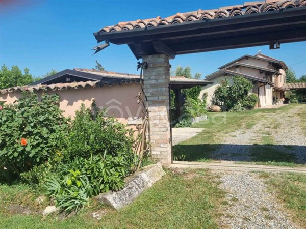 casa indipendente in vendita a Gazzola in zona Momeliano
