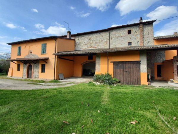 casa indipendente in vendita a Gazzola in zona Croara