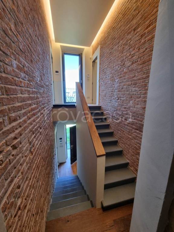 casa indipendente in vendita a Gazzola in zona Momeliano