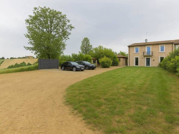 casa indipendente in vendita a Gazzola in zona Momeliano