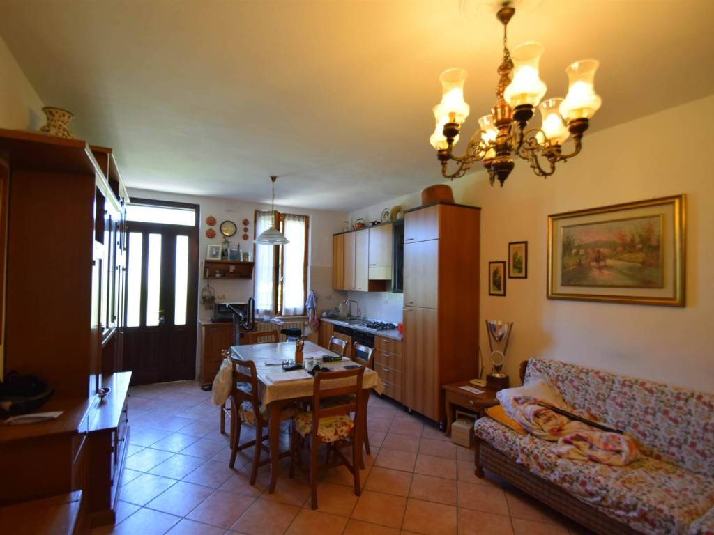 casa indipendente in vendita a Gazzola in zona Tuna
