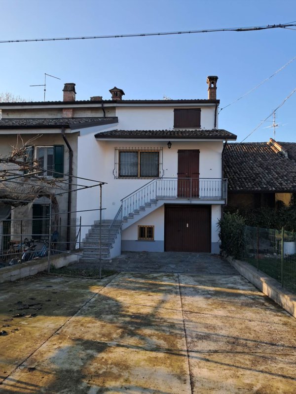 villa in vendita a Gazzola in zona Rivalta