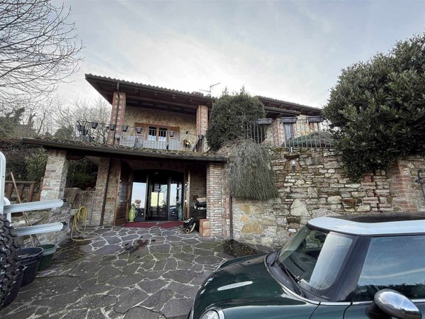 casa indipendente in vendita a Gazzola in zona Rezzanello