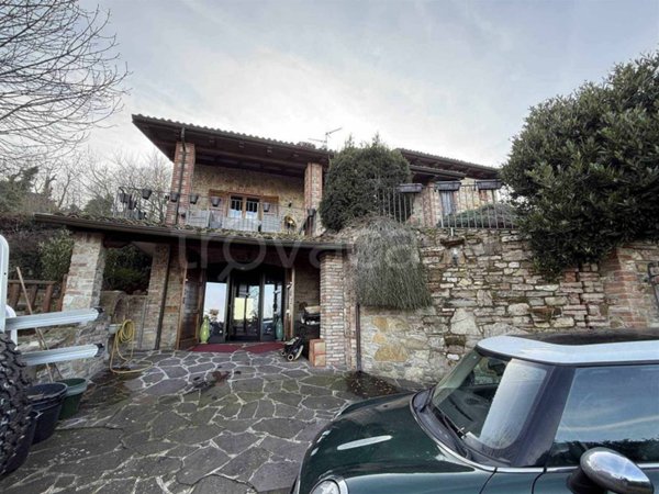 casa indipendente in vendita a Gazzola in zona Rezzanello