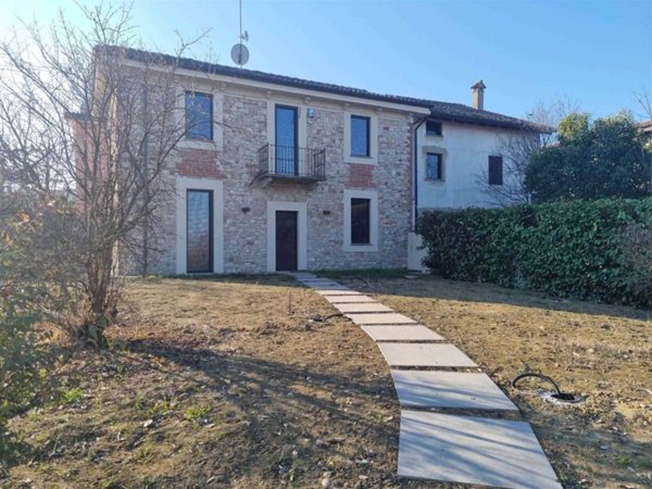 casa indipendente in vendita a Gazzola in zona Momeliano