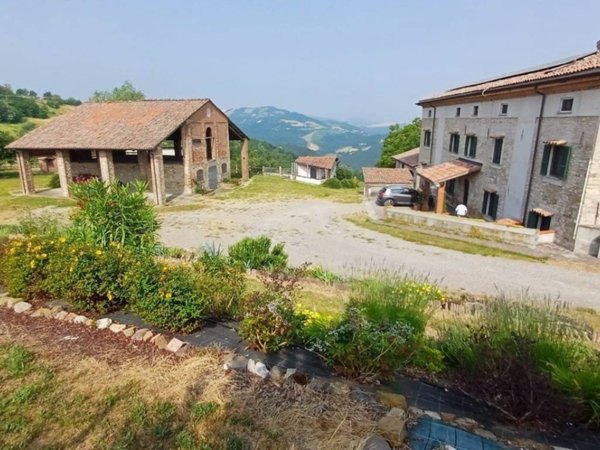 casa indipendente in vendita a Gazzola in zona Rezzanello