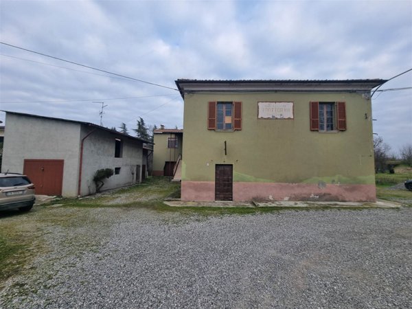 casa indipendente in vendita a Gazzola in zona Castelletto