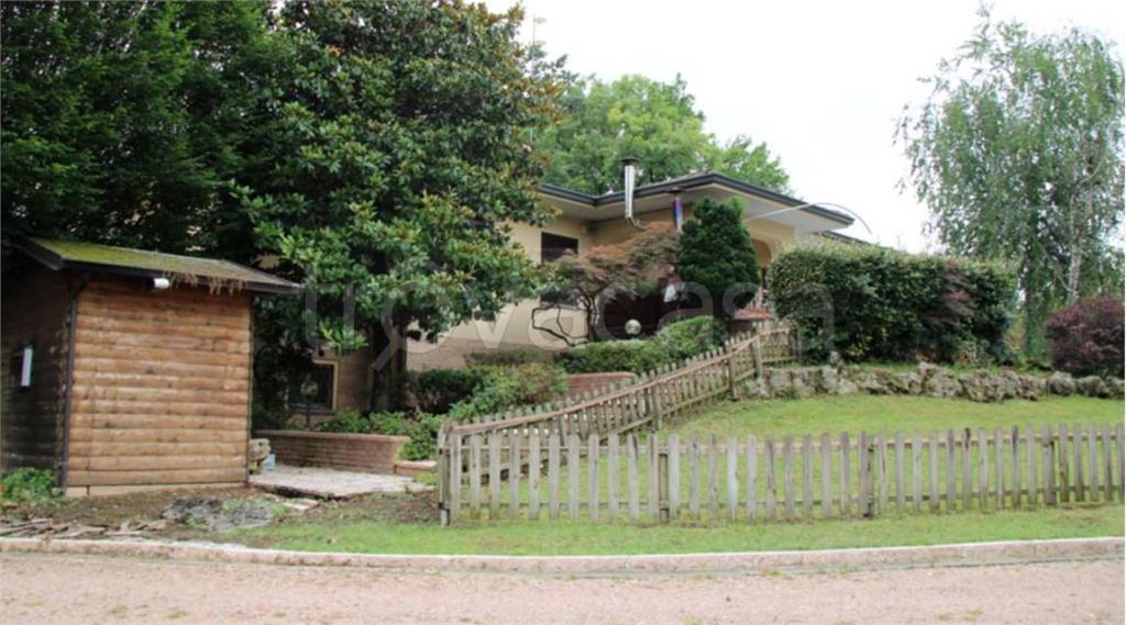 casa indipendente in vendita a Gazzola