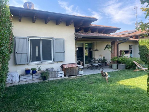 casa indipendente in vendita a Gazzola in zona Rivalta
