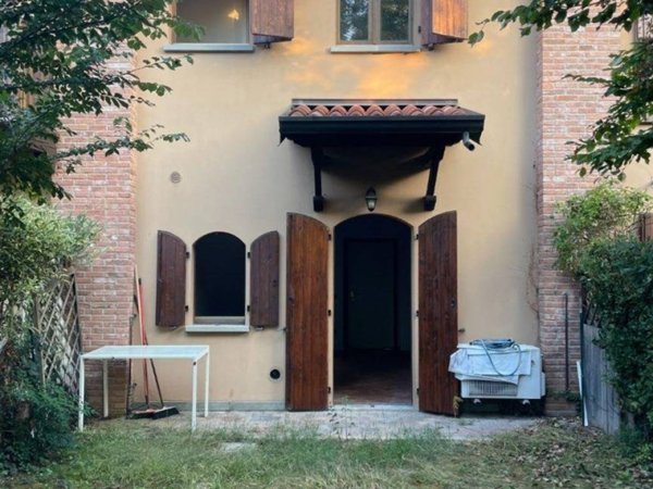 casa indipendente in vendita a Gazzola in zona Rivalta